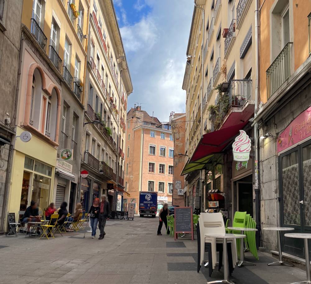 Super Bien Grenoble - Rue à droite