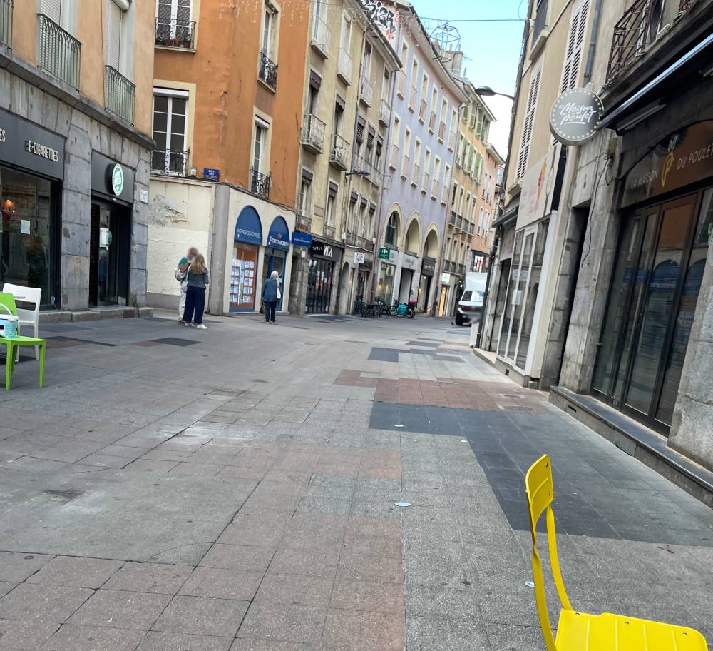 Super Bien Grenoble - Rue à gauche