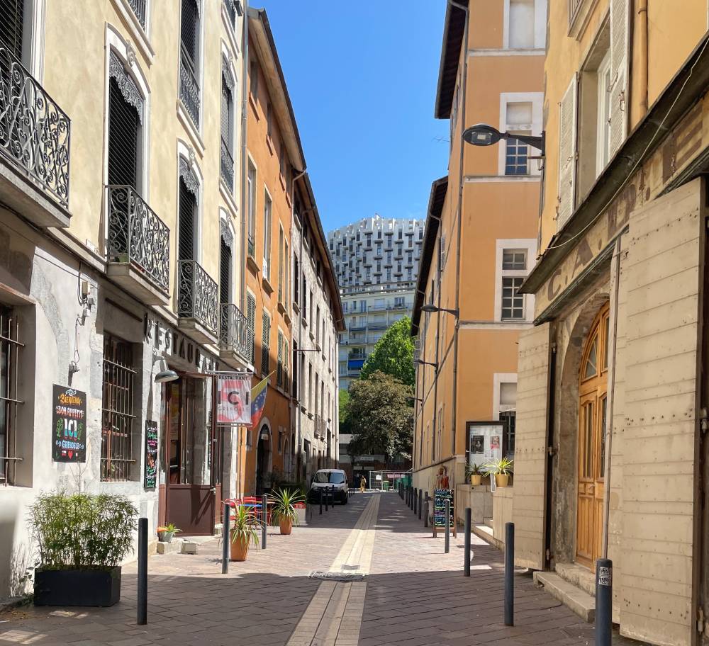 Ici Grenoble Grenoble - Rue à droite