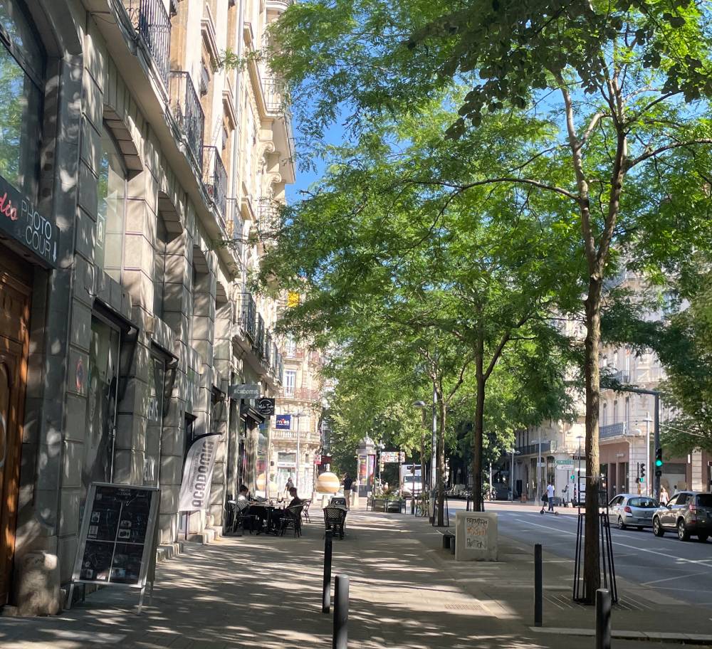 Moka Tonka Grenoble - Rue à droite
