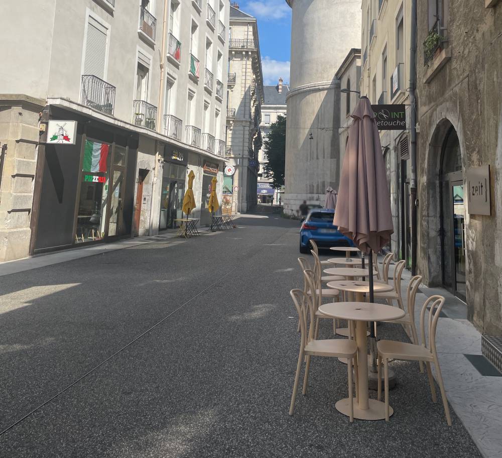 Zeit Grenoble - Rue à gauche